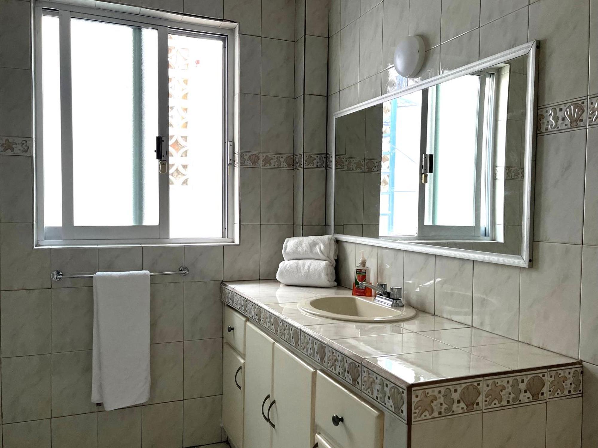 Casa Belisario - Pet Friendly Apartment Mazatlan Phòng bức ảnh